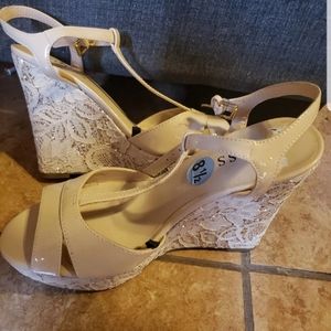 Guess wedges